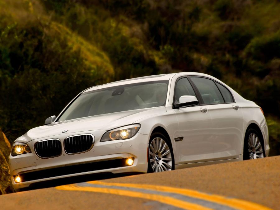  BMW 750iL 2009 года  (US) (фото 4 из 5)